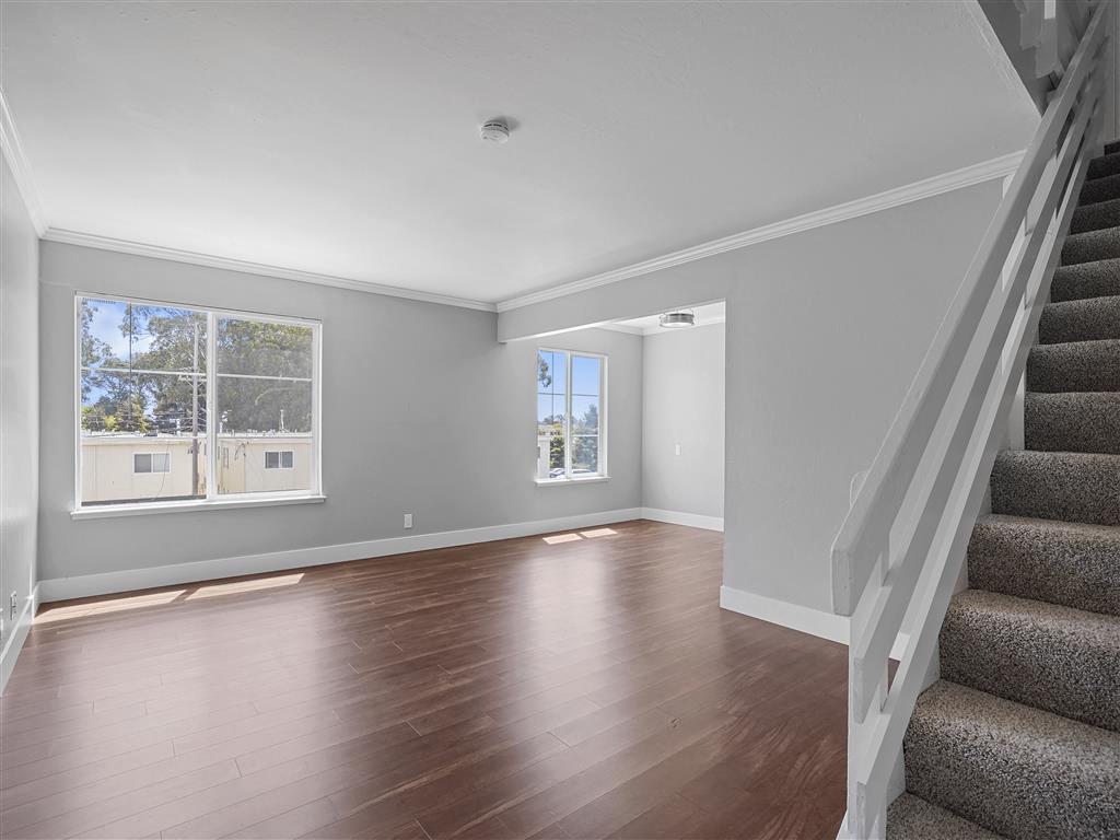 Peninsula Pines Apartments photo 2
